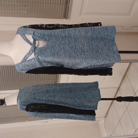 4/$60 Blue Heathered Lace Sleeves Tunic Top - Size 2X (US18) - Picture 1 of 9
